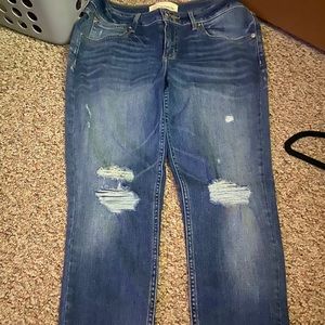 Destructed skinny jeans